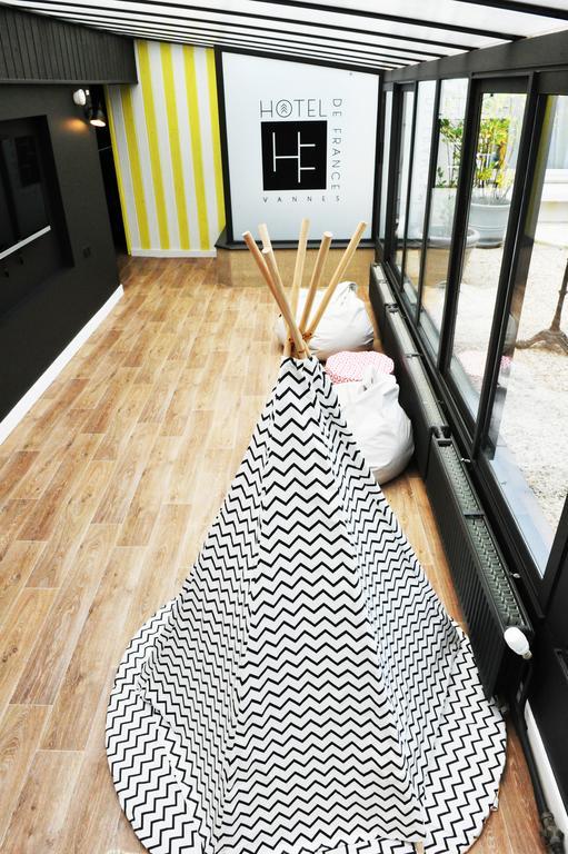 Urban Style Hotel De France วานส์ ภายนอก รูปภาพ